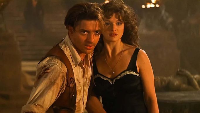 Brendan Fraser a Rachel Weiszová ve snímku Mumie (1999).