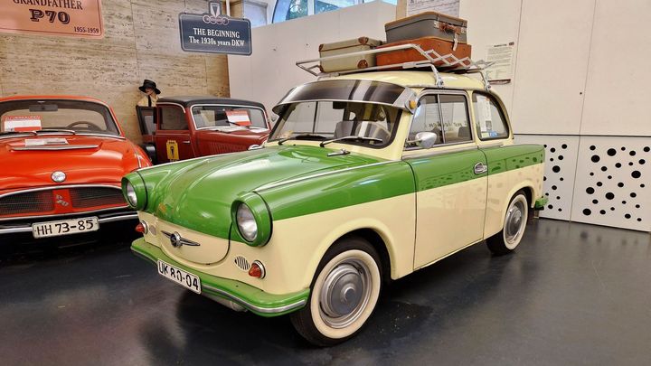 Nejdražší i nejbizarnější trabant na světě. Unikátní "bakeliťáci" z Berlína