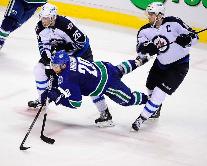 NHL: Winnipeg Jets at Vancouver Canucks (Higgins, Ladd, Wheeler)