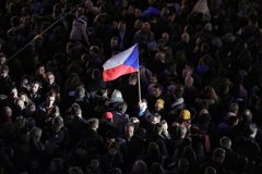 Sametové oslavy skončily, v Praze si 17. listopad připomněly desítky tisíc lidí
