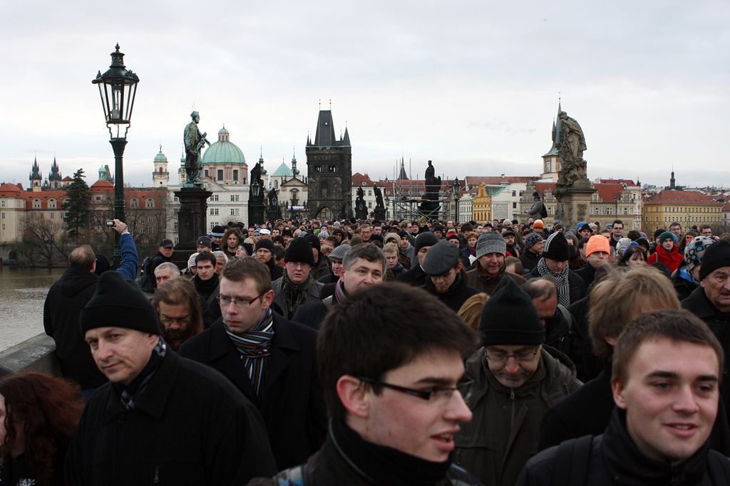 Smuteční průvod s ostatky Václava Havla