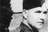 Bohumil Kouba, paravýsadek Bioscop. Otrávil se jedem 3. května 1942 v Kutné Hoře, aby unikl nacistickému zajetí. Mohl proti českým četníkům použít zbraň, ale odmítl zabíjet české lidi.