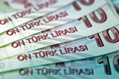 Turecká lira se propadá. Za den ztratila přes 14 procent