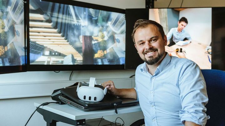 Černá vdova na dlani i pád z hory. Reportér zkusil, jak virtuální realita léčí fobie