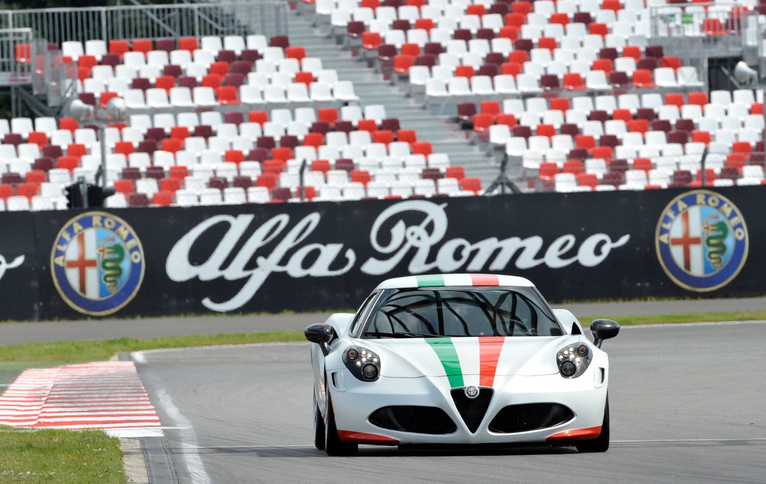 MS superbiků (WSBK) 2015: safety car Alfa Romeo 4C
